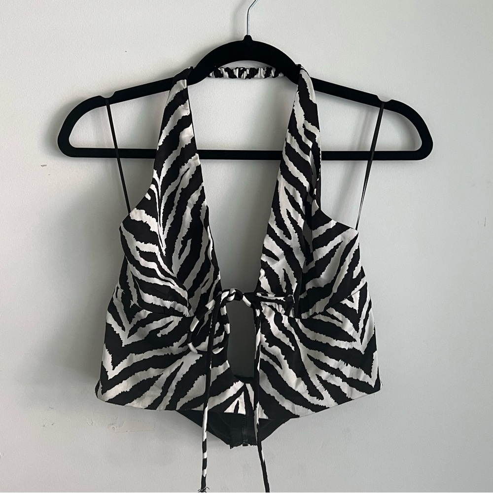 Princess polly Zebra halter top - Picture 2 of 2